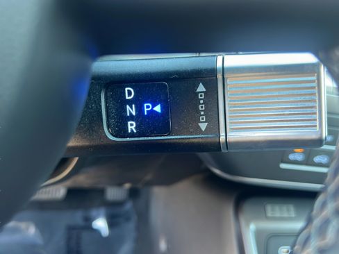 Certified 2025 Hyundai Kona Limited FWD image 18