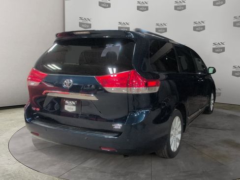 Used 2011 Toyota Sienna Limited image 6