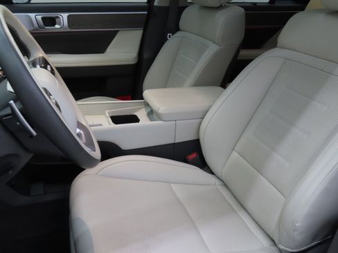 Used 2025 Hyundai Santa Fe Calligraphy image 10