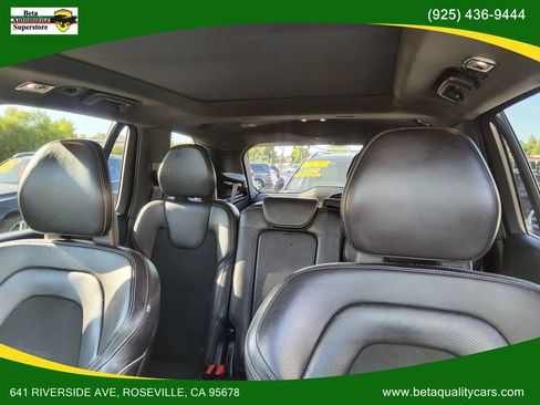 Used 2017 Volvo XC90 T6 R-Design w/ Vision Package image 12