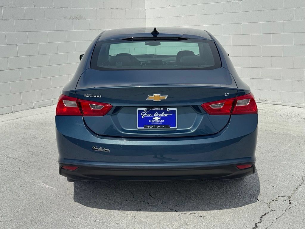Used 2025 Chevrolet Malibu LT FWD image 11