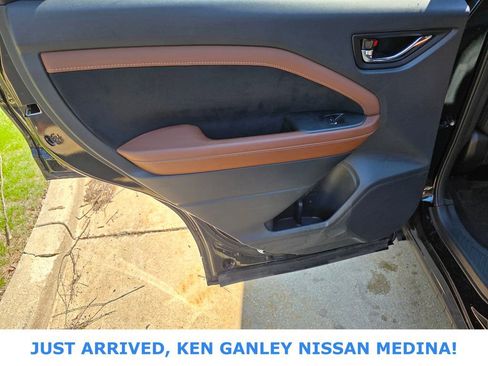 Used 2025 Subaru Forester Touring AWD/4WD image 18