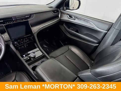 Used 2024 Jeep Grand Cherokee Limited w/ Luxury Tech Group II AWD/4WD image 23