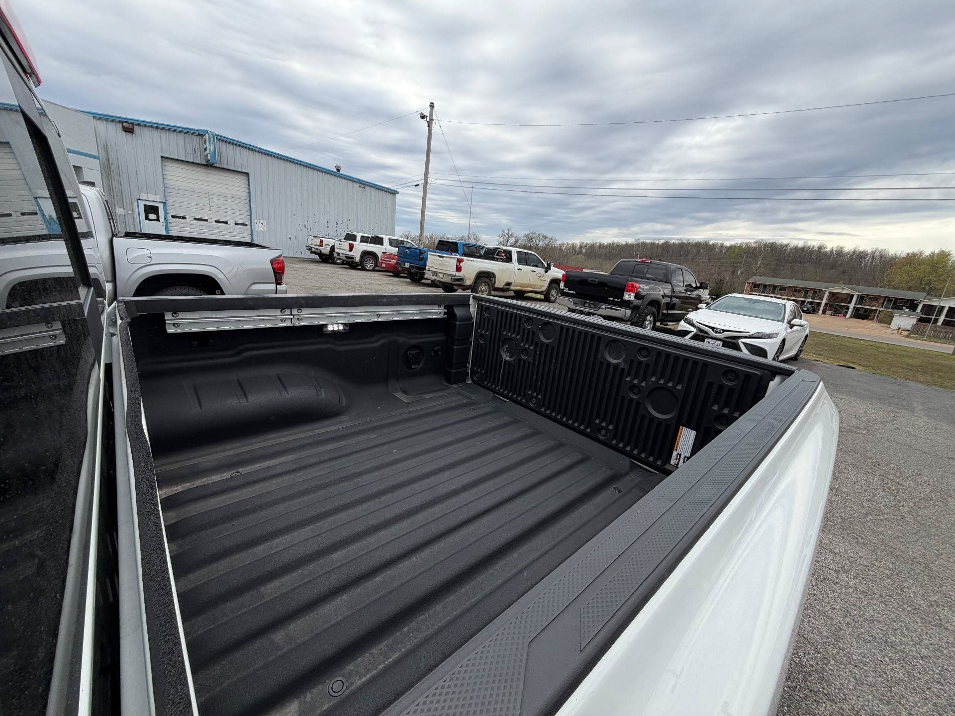 Used 2023 Nissan Frontier SV w/ SV Convenience Package AWD/4WD image 13
