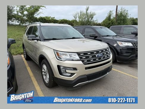 Used 2017 Ford Explorer XLT w/ Equipment Group 202A FWD image 1