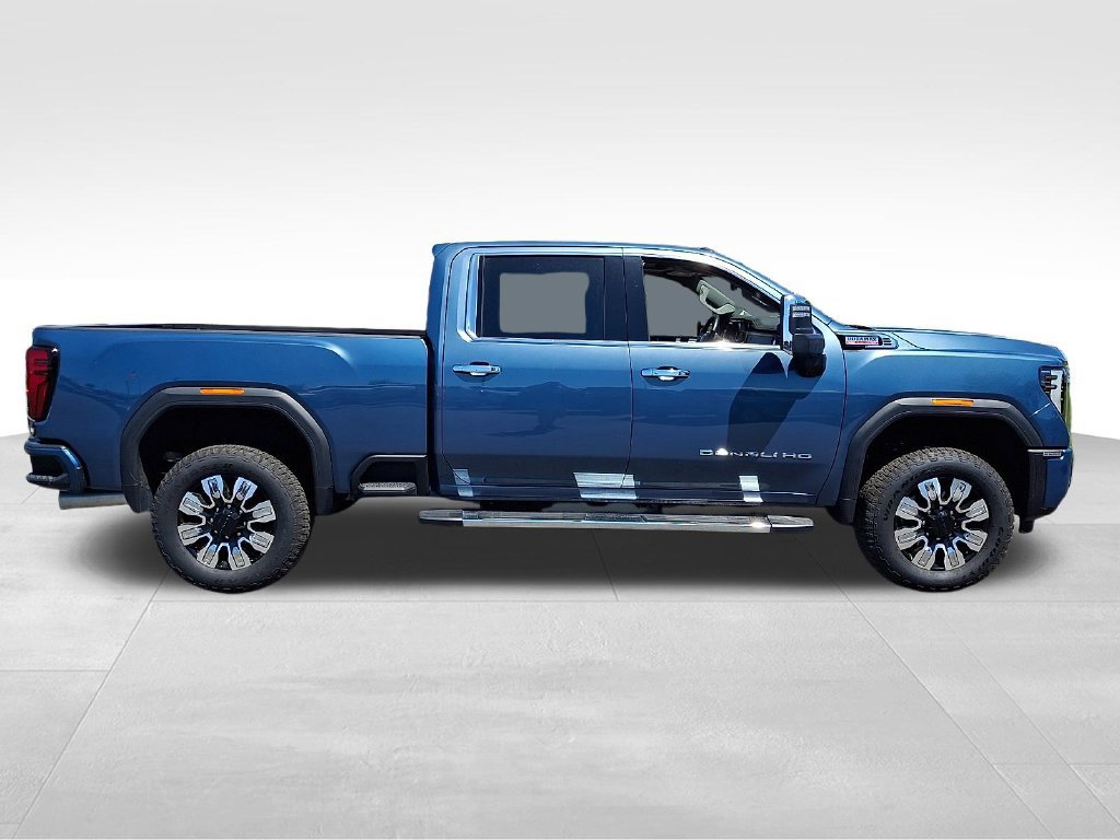 Used 2025 GMC Sierra 2500 Denali w/ Denali Reserve Package AWD/4WD image 8