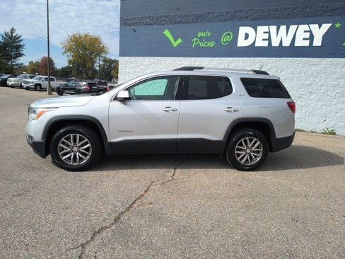 Used 2017 GMC Acadia SLE image 2