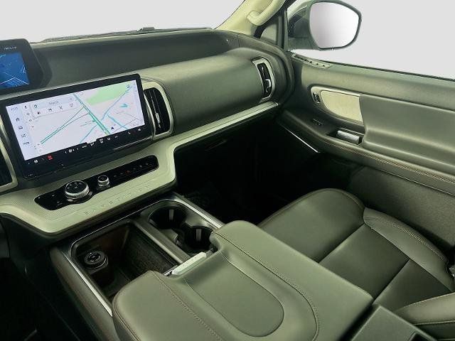 Certified 2025 Ford Expedition Active AWD/4WD image 24