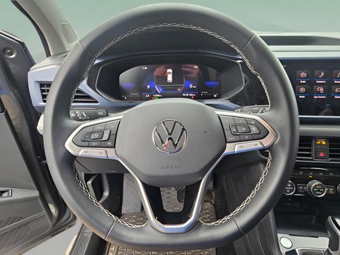 Used 2024 Volkswagen Taos SE FWD image 14
