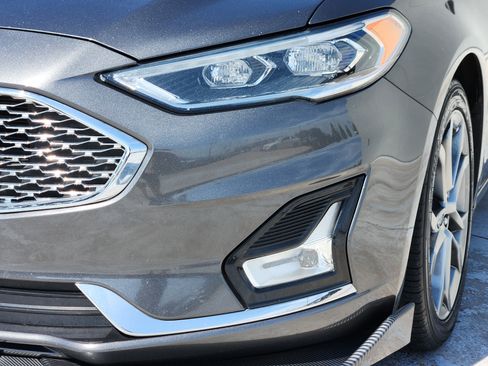 Used 2019 Ford Fusion Titanium FWD image 10