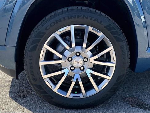 New 2026 GMC Terrain Denali w/ LPO, Black Badging Package image 12