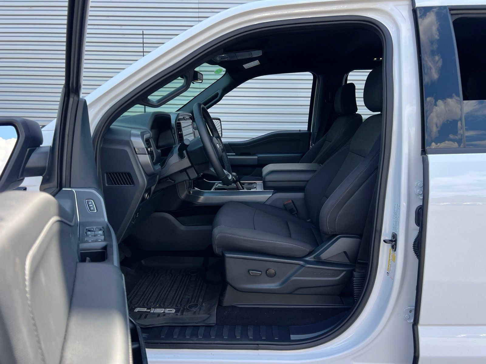 Used 2026 Ford F150 XLT w/ XLT Black Appearance Package AWD/4WD image 30