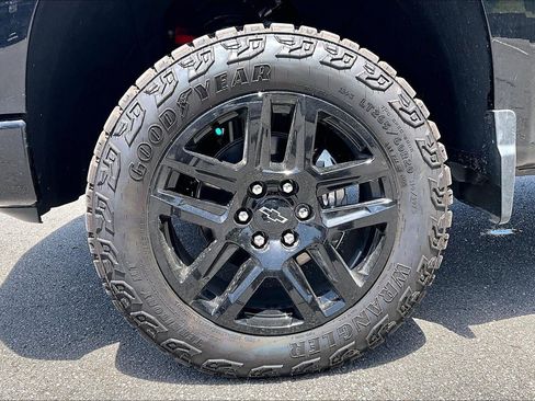 Used 2026 Chevrolet Silverado 1500 LT Trail Boss w/ LT Trail Boss Premium Package AWD/4WD image 9
