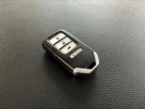 Used 2016 Honda Pilot LX image 32