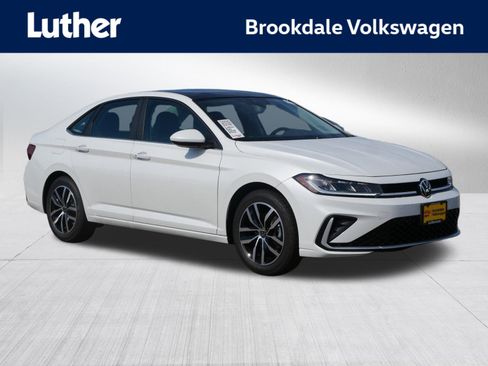 New 2025 Volkswagen Jetta SE image 1