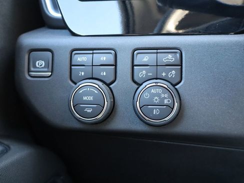 Used 2024 Chevrolet Silverado 3500 LTZ image 19