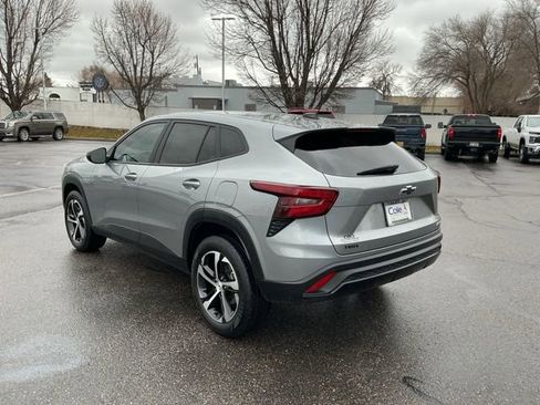 Used 2024 Chevrolet Trax RS w/ Sunroof Package image 6