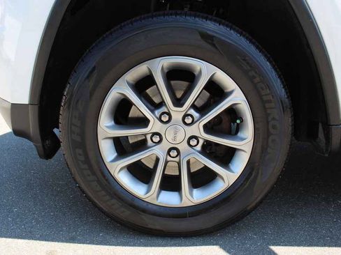 Used 2015 Jeep Grand Cherokee Limited AWD/4WD image 36