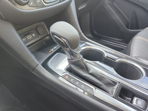 Used 2023 Chevrolet Equinox Premier FWD image 32