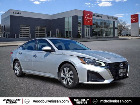 Certified 2023 Nissan Altima 2.5 S FWD image 1