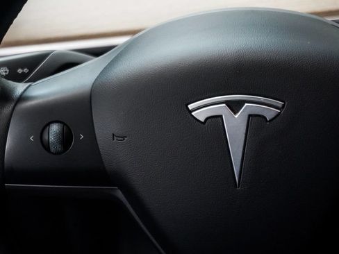 Used 2022 Tesla Model Y Long Range AWD/4WD image 15