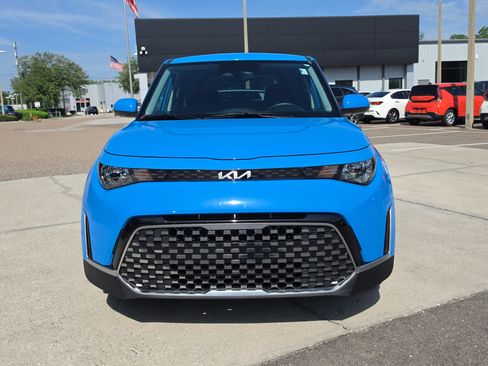 Used 2024 Kia Soul EX FWD image 2