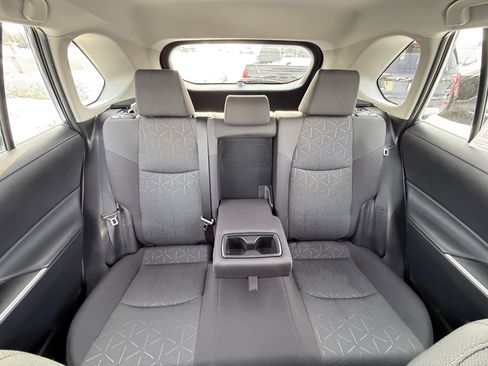 Used 2022 Toyota RAV4 XLE image 18