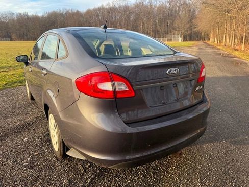 Used 2013 Ford Fiesta S image 3
