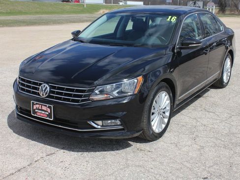 Used 2016 Volkswagen Passat 1.8T SE image 2