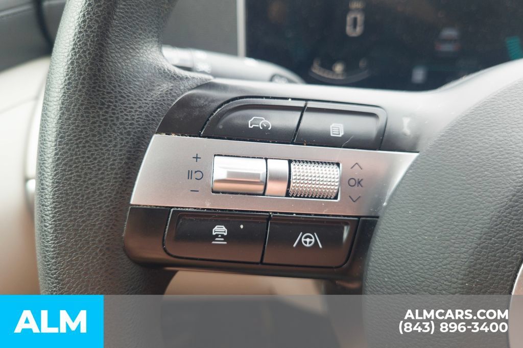 Certified 2025 Hyundai Tucson SEL FWD image 12