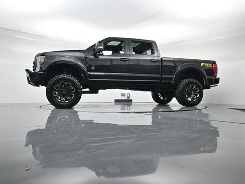 Used 2022 Ford F250 Lariat w/ Black Appearance Package image 36