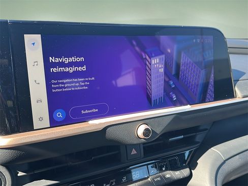 Used 2023 Toyota Crown XLE image 17