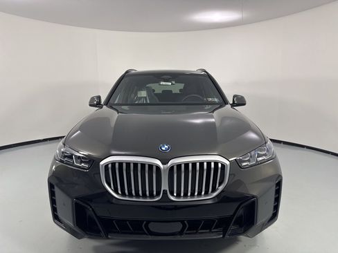New 2026 BMW X5 xDrive50e w/ M Sport Package image 2