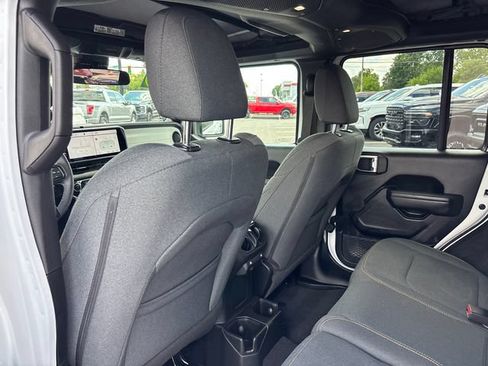 Used 2025 Jeep Wrangler Unlimited Sport AWD/4WD image 9
