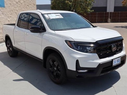 New 2026 Honda Ridgeline Black Edition image 4