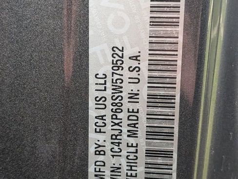 Used 2025 Jeep Wrangler Unlimited Sahara image 38