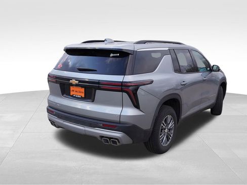 Certified 2024 Chevrolet Traverse LT w/ Trailering Package image 3
