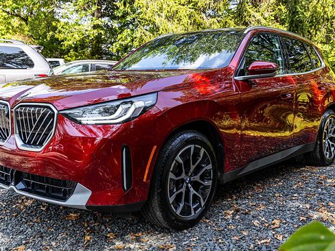 Used 2025 BMW X3 xDrive30i w/ Premium Package image 3