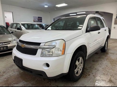 Used 2008 Chevrolet Equinox LS image 2