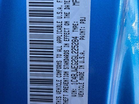 Used 2016 Jeep Wrangler Unlimited Sahara w/ Connectivity Group image 23