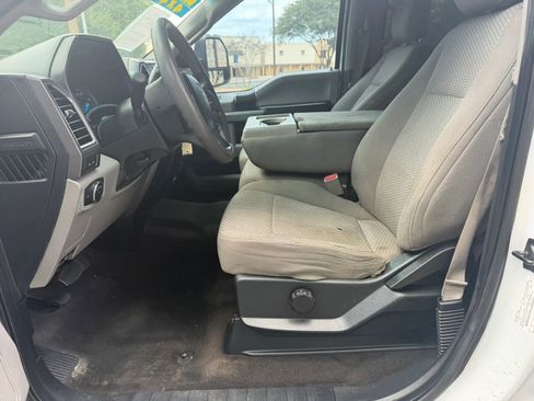 Used 2017 Ford F250 XLT AWD/4WD image 9