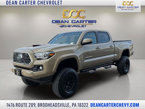 Used 2018 Toyota Tacoma TRD Sport image 1