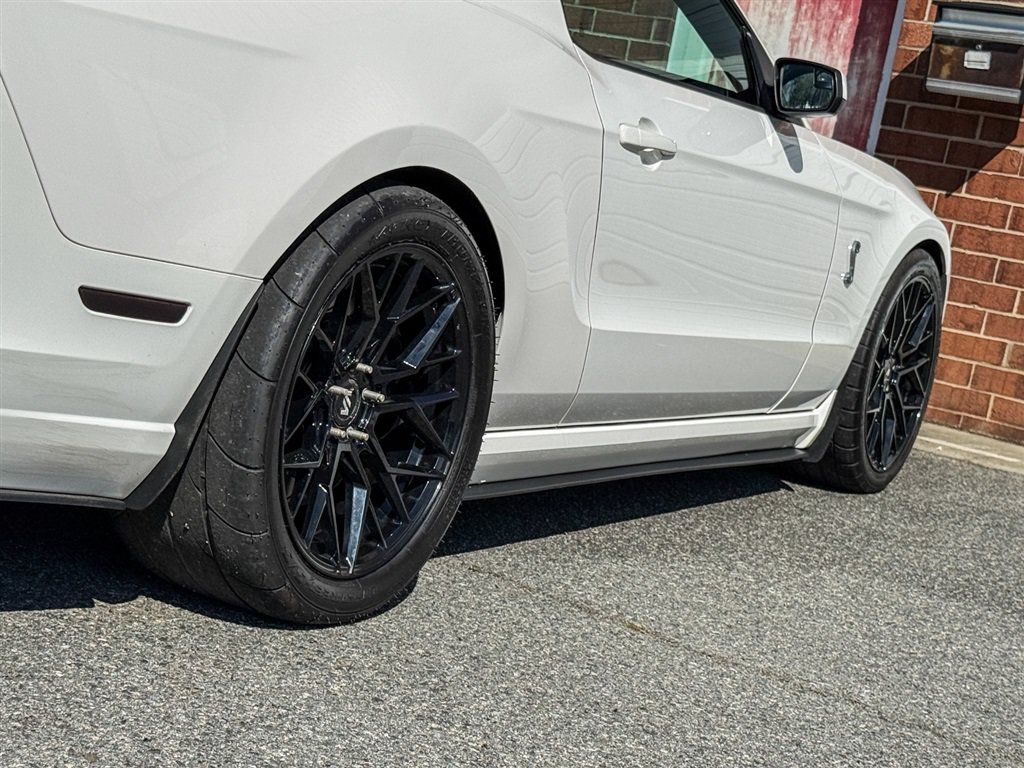 Used 2013 Ford Mustang Shelby GT500 RWD image 34