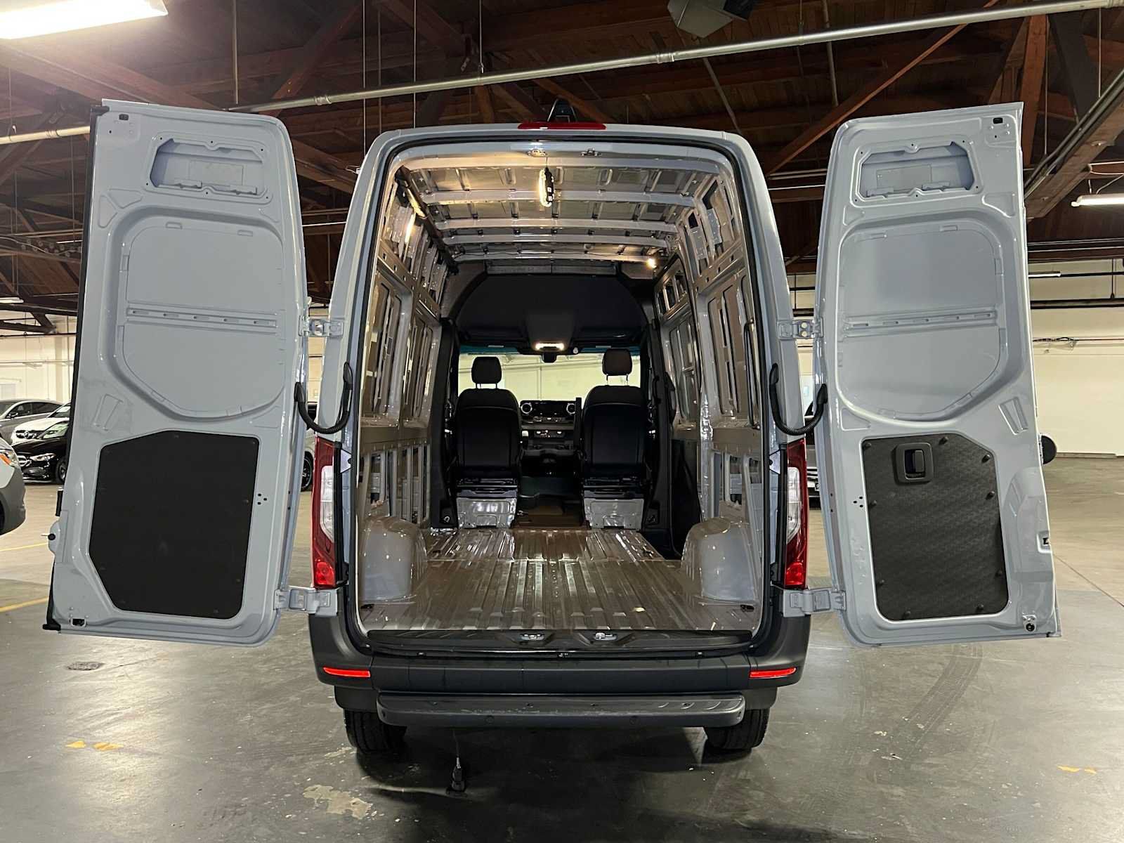 Used 2026 Mercedes-Benz Sprinter 2500 image 18