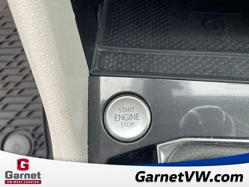 Used 2023 Volkswagen Tiguan SE w/ Panoramic Sunroof Package image 37