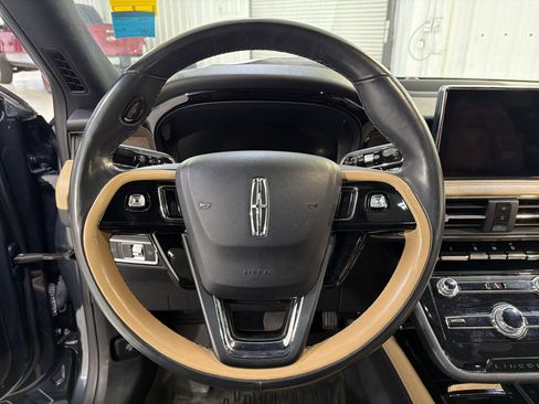 Used 2022 Lincoln Corsair Reserve w/ Elements Package image 16