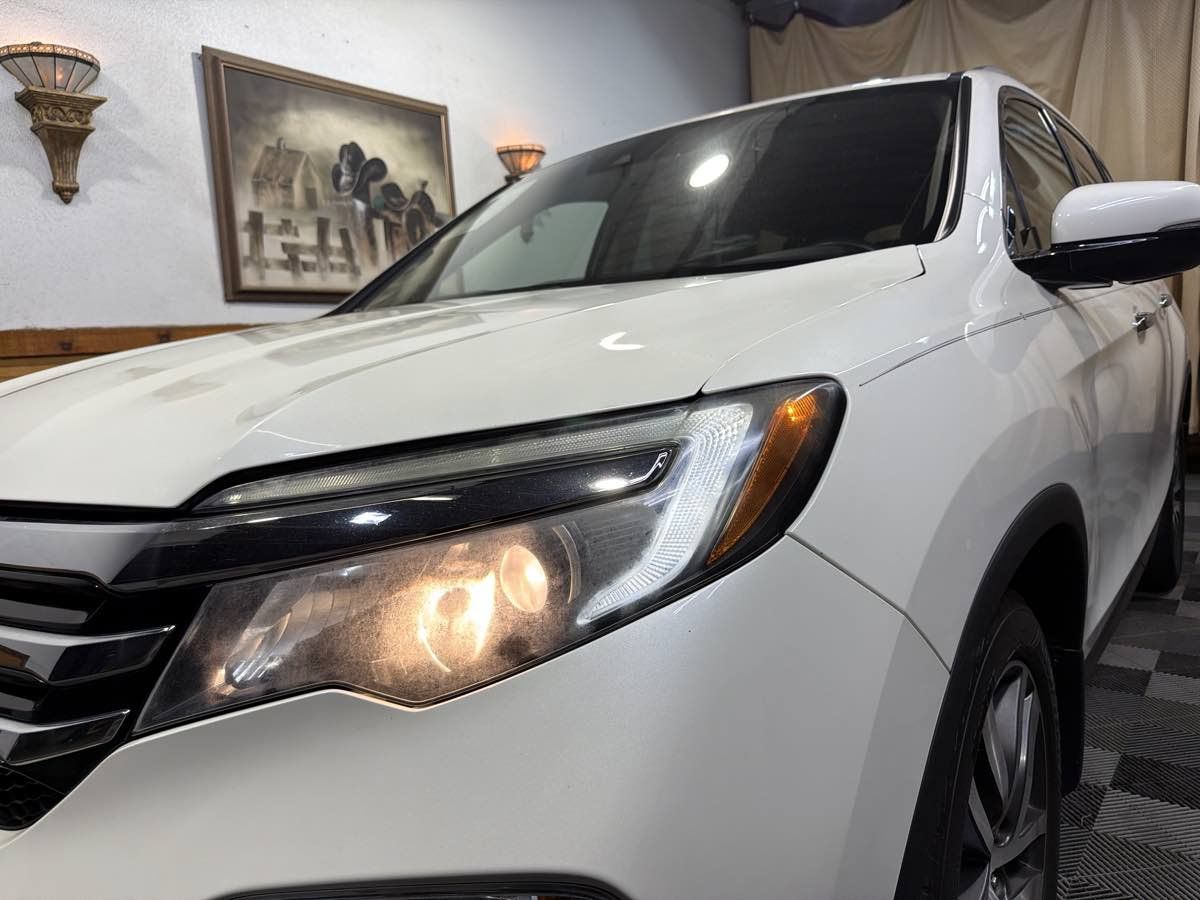 Used 2017 Honda Pilot Touring image 8