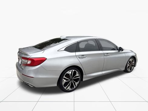 Used 2018 Honda Accord Sport image 9