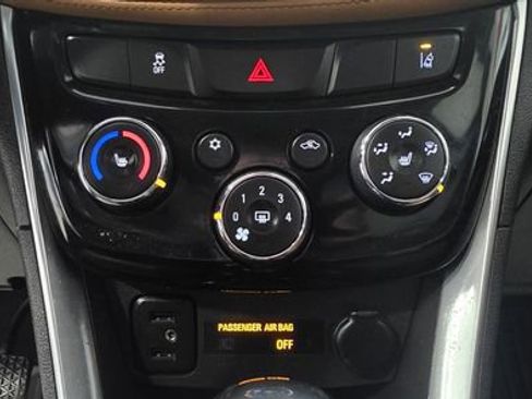 Used 2017 Chevrolet Trax Premier w/ Driver Confidence II Package image 21