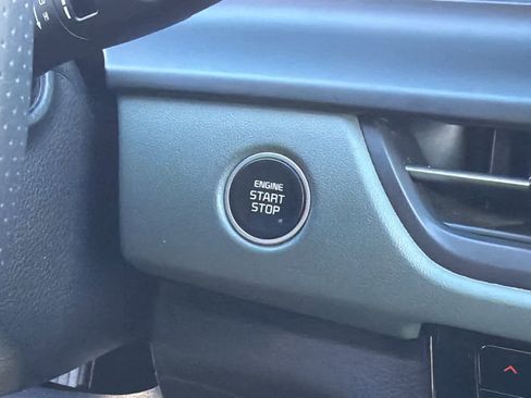 Used 2024 Kia Seltos SX image 17